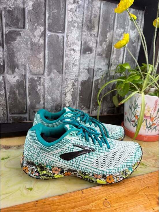 Brooks Shoes - 🌺🔥 LIMITED EDITION BROOKS REVEL 3 TROPICAL COLLECTION 🔥🌴